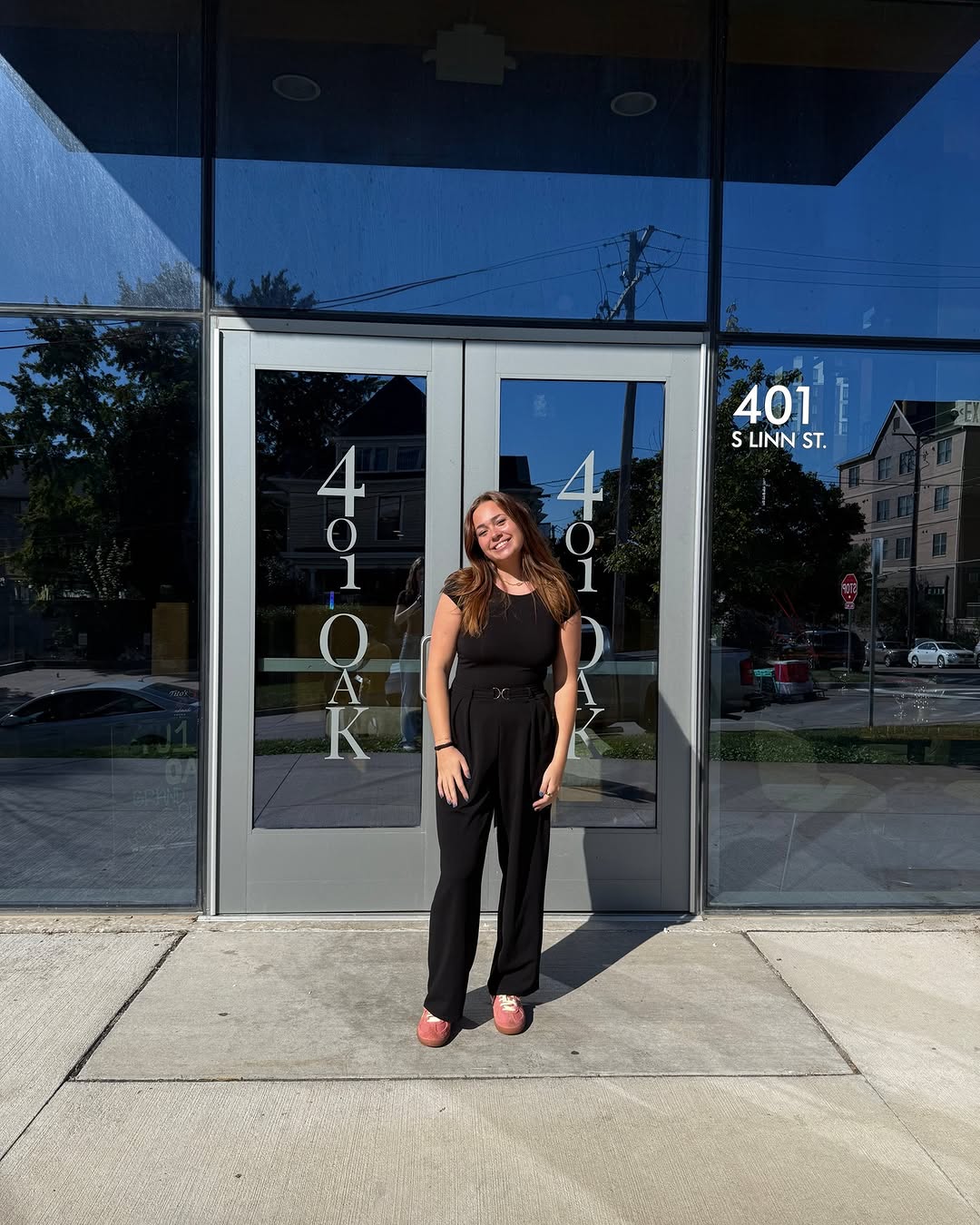 \ud83c\udf89 Big congrats to our neighbors @401oakic on their Opening Day! \ud83c\udf89\n\n\ud83d\udce7 Residents, keep an eye on your inbox for an email with exclusive coupons to enjoy at the restaurant.\n\n\ud83c\udf54\ud83c\udf79 And don't forget to catch the game there today \u2014 screens are on from 3 PM to midnight! Perfect spot for good food, drinks, and game day vibes! \ud83c\udfc8\u2728\n\n