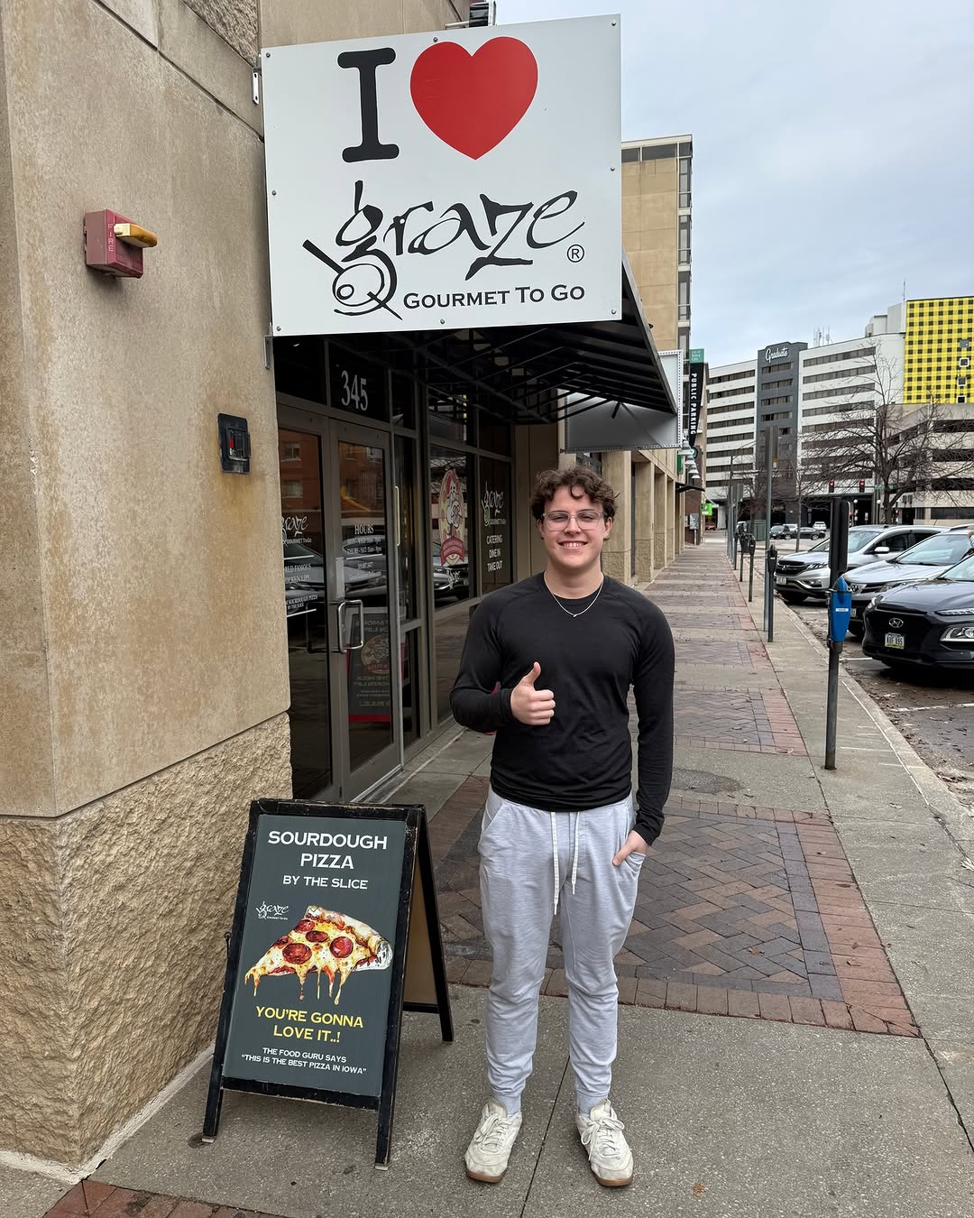 Walk to dinner at Graze. Meet friends at Encounter. Be downtown in minutes. \ud83d\udeb6\u200d\u2642\ufe0f\ud83c\udf7d\ufe0f\nThat's living at Rise at Riverfront Crossings.\n\n