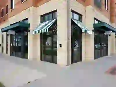 5 Restaurants within 1 block